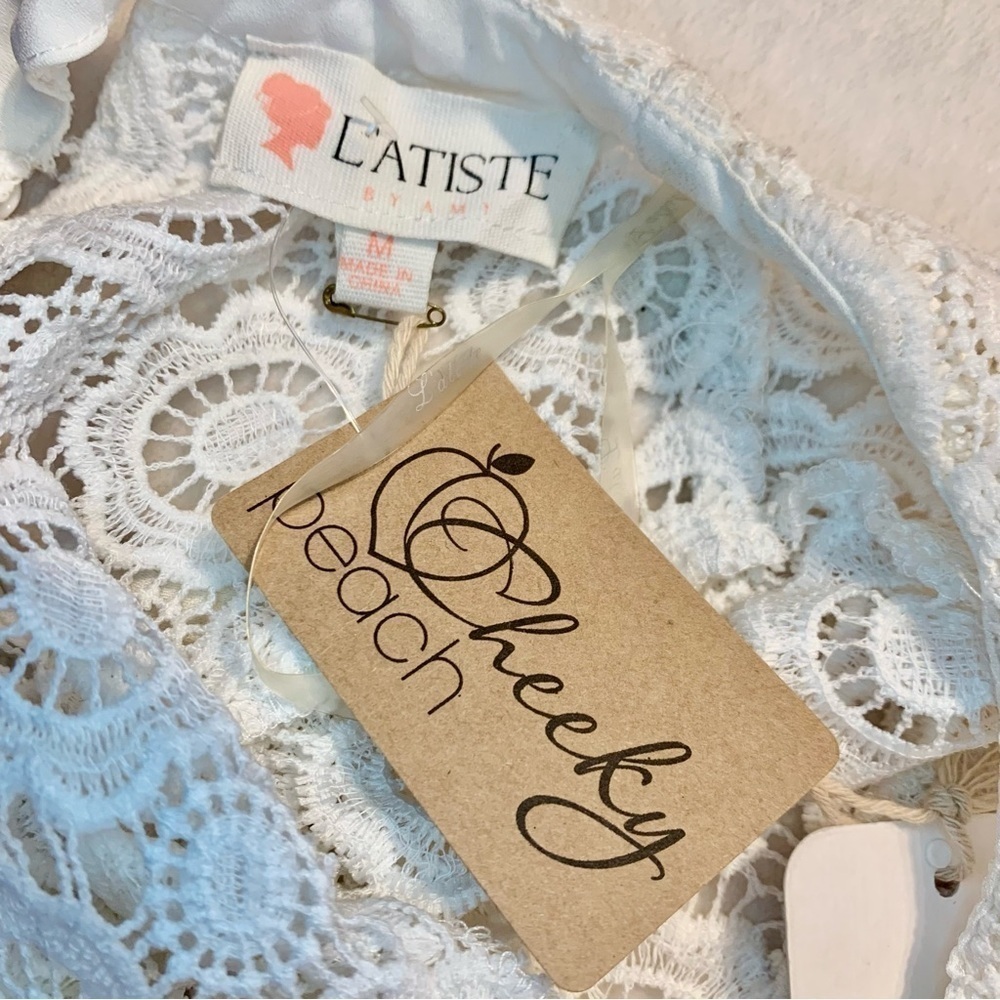 NWT L’Atiste Lace Crop Top Medium White Floral Crochet Design Lace-Up Back New - Picture 14 of 16